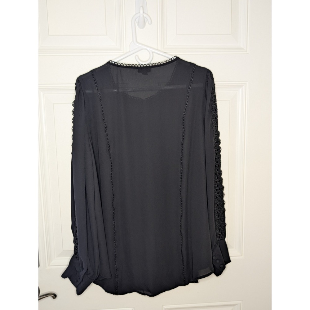 Torrid Button Shirt Black Crochet Lace Blouse Long Sleeve Cutout Womens 2X EUC - Picture 3 of 9